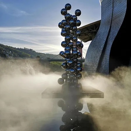 Con Garaje En شقة