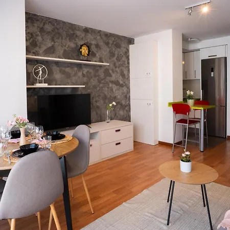 Con Garaje En باراكالدو