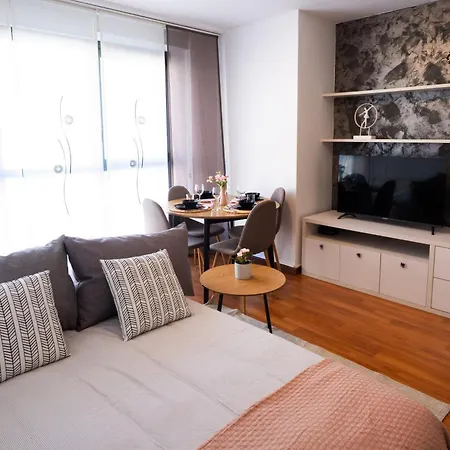 Apartment Con Garaje En