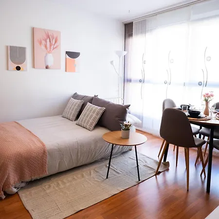 Apartment Con Garaje En *